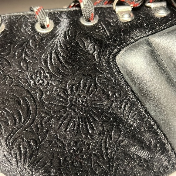 Sam Edelman Embossed Sondra Booties - Picture 5 of 11